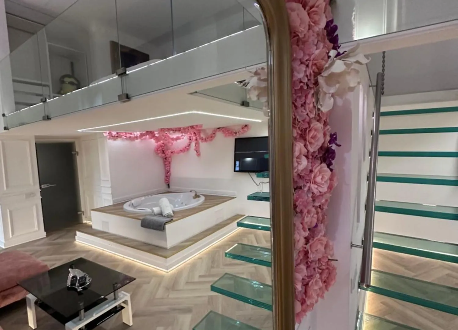 Jacuzzi Opera Suite Budapest Hungary