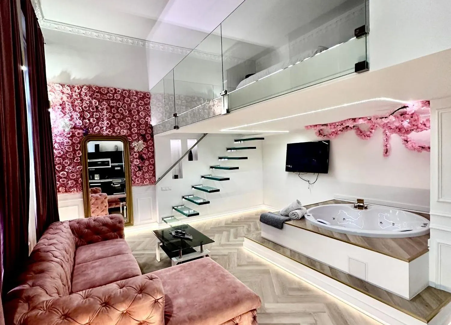 Jacuzzi Opera Suite Budapest Apartment