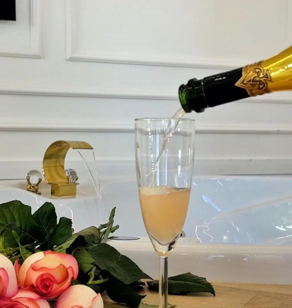 Jacuzzi Opera Suite Budapest Apartment
